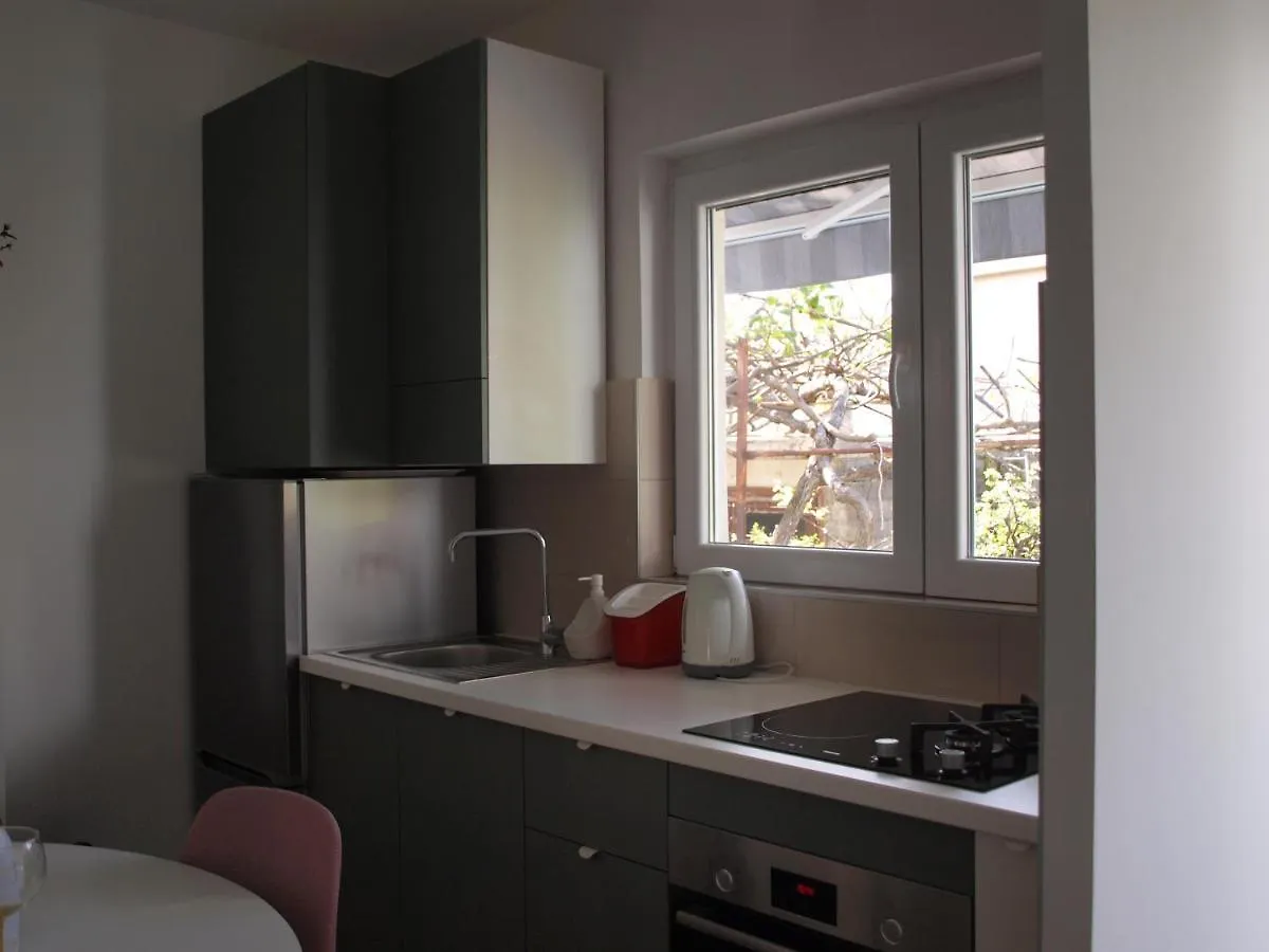 Apartmani Luce Zadar 0*,